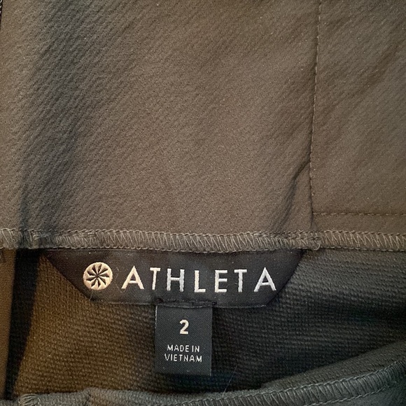 Like New Condition! Athleta Slim Wander Pant in Arbor Olive, Size 2 - Picture 4 of 7